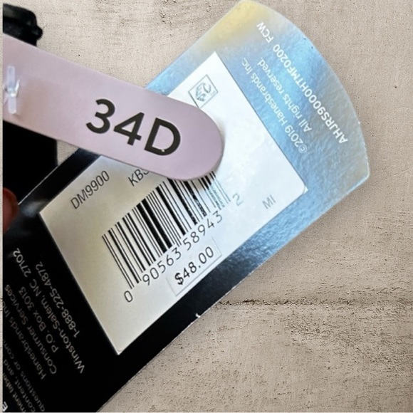 MaidenForm NEW Woman’s Fuchsia Push up bra. - Picture 4 of 4